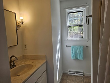 South Chatham Cape Cod vacation rental - Hallway Full Bath