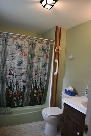 Hyannis Cape Cod vacation rental - 1 of the 2 full baths