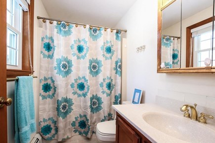 Falmouth, Old Silver Beach Cape Cod vacation rental - Master bathroom