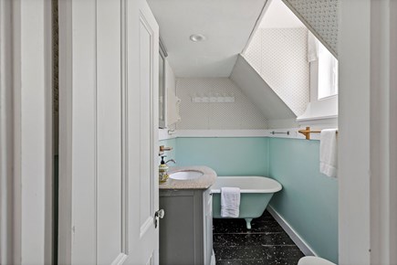 Wellfleet Cape Cod vacation rental - Full bathroom upstairs with soaking tub