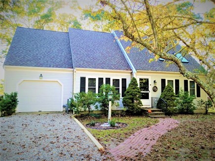 Yarmouthport Cape Cod vacation rental - Façade of home with new stone driveway