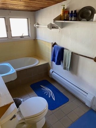 Wellfleet Cape Cod vacation rental - Second floor bathroom
