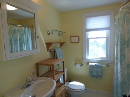 South Orleans on Pleasant Bay Cape Cod vacation rental - Main House 2nd Floor Full Bath