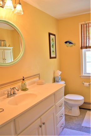 West Yarmouth Cape Cod vacation rental - full bathroom