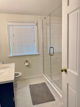 Chatham Cape Cod vacation rental - Full bath shared by Lighthouse bedroom and the gallery