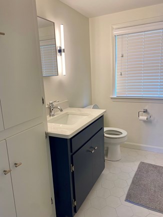 Chatham Cape Cod vacation rental - First floor full bathroom
