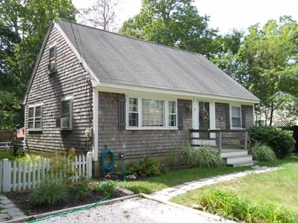 Falmouth, Teaticket Cape Cod vacation rental - Front of house