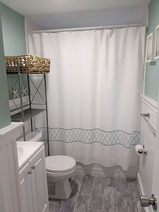 Falmouth, Teaticket Cape Cod vacation rental - Full Bathroom, first floor