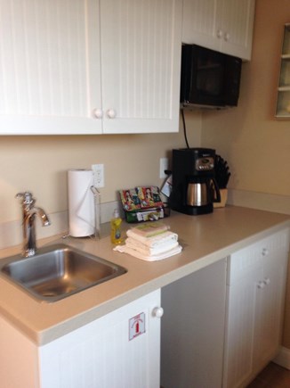 Dennis Port Cape Cod vacation rental - Kitchenette
