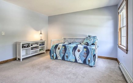 Onset MA vacation rental - Twin day bed with pop-up trundle