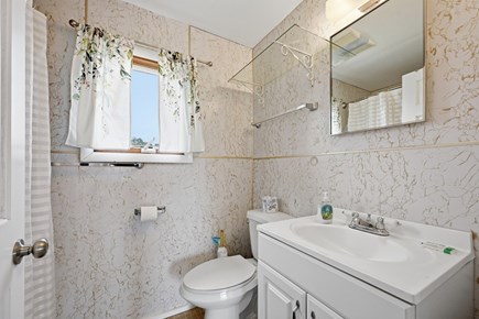 Truro Cape Cod vacation rental - Second floor full bathroom