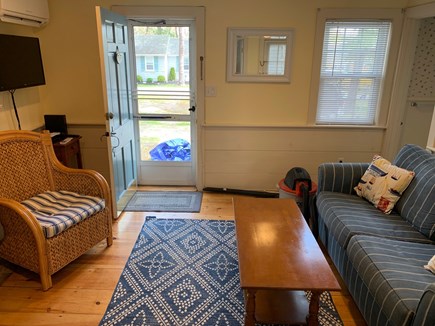 Dennis Port Cape Cod vacation rental - Comfortable seating for all.