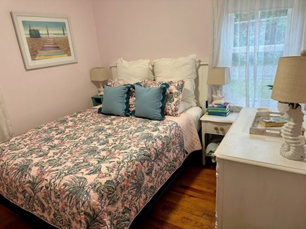 Dennis Port Cape Cod vacation rental - 1st bedroom-queen