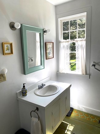 Wellfleet Cape Cod vacation rental - Main Floor Bathroom