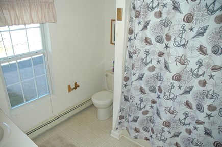 South Yarmouth Cape Cod vacation rental - 2nd floor full bathroom