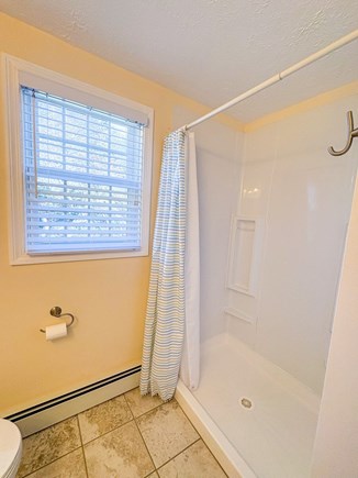 Brewster Cape Cod vacation rental - Full bath