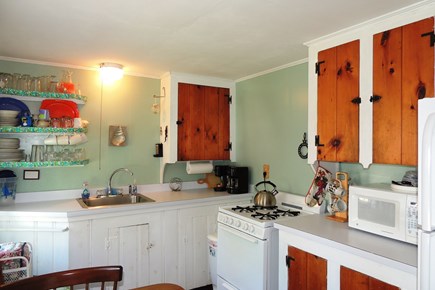 Harwich, Campground Cape Cod vacation rental - Bright Kitchen