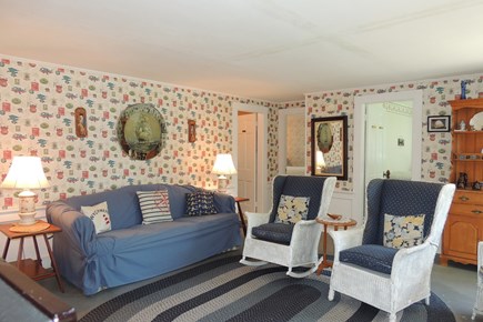 Harwich, Campground Cape Cod vacation rental - Comfortable living room