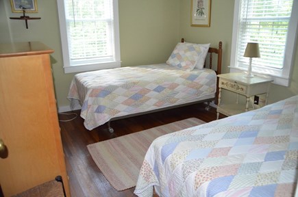 Quivet Neck, East Dennis Cape Cod vacation rental - 2 twin beds
