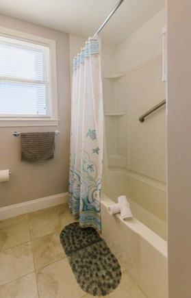 East Sandwich Cape Cod vacation rental - 2nd Floor Bathroom - Full bath w/ shower/tub.