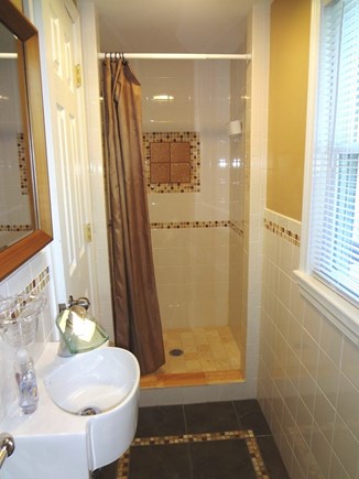 West Dennis Cape Cod vacation rental - Twin Bed Bath