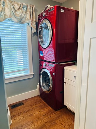 Plymouth MA vacation rental - First Floor Power room and Laundry