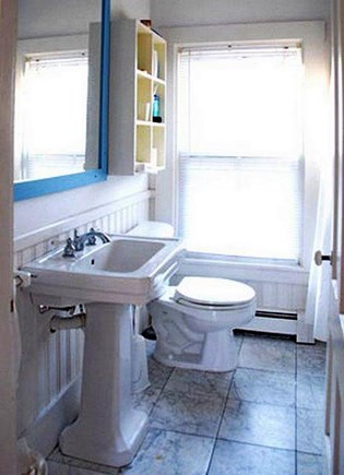 Provincetown Cape Cod vacation rental - Bathroom, full with tub/shower