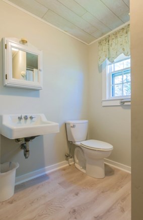 East Sandwich Cape Cod vacation rental - Full Bath with shower.