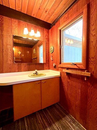 wellfleet Cape Cod vacation rental - bathroom