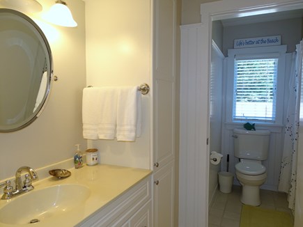 Mashpee, New Seabury Cape Cod vacation rental - First floor full bathroom, with tub