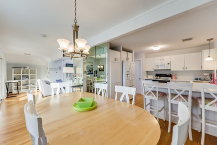 Mashpee, New Seabury Cape Cod vacation rental - Kitchen - Dining area – sunny and bright.
