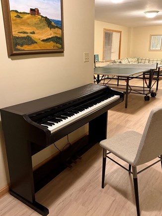 Wellfleet  Cape Cod vacation rental - Full Keyboard for a family jam session !