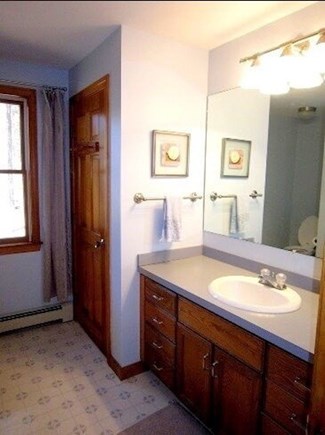 Wellfleet Cape Cod vacation rental - Downstairs bathroom