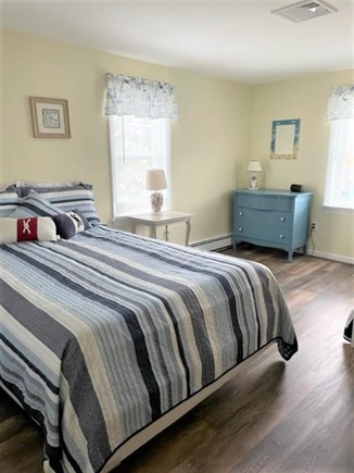 Dennis Port Cape Cod vacation rental - Other picture of Queen bed with bunk beds
