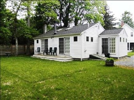 Cotuit Village SWEET Cottage! Cape Cod vacation rental - Private backyard