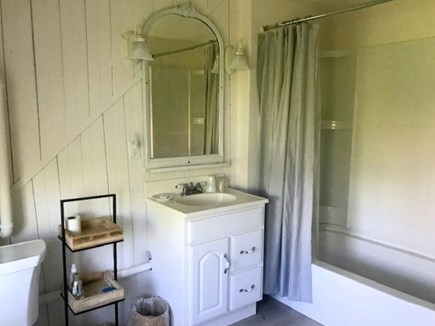 Wellfleet Cape Cod vacation rental - Second Floor Full Bathroom
