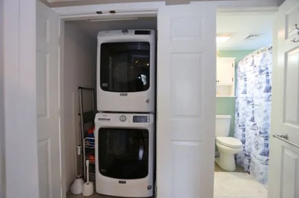 Bourne, Pocasset Cape Cod vacation rental - Washer/Dryer