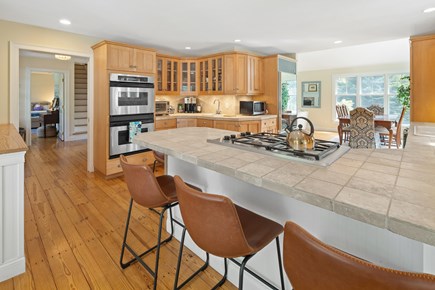 Chatham Cape Cod vacation rental - Peninsula for cooking supervision