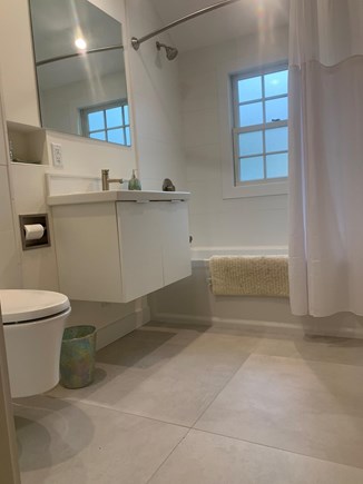 Brewster Cape Cod vacation rental - Convenient bathroom between the two bedrooms.  Includes new tub!