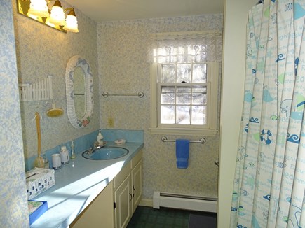 Chatham Cape Cod vacation rental - Full bathroom