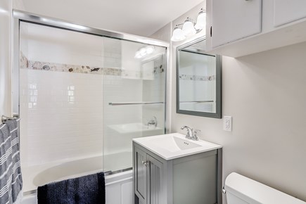 Chatham Cape Cod vacation rental - Cottage bathroom