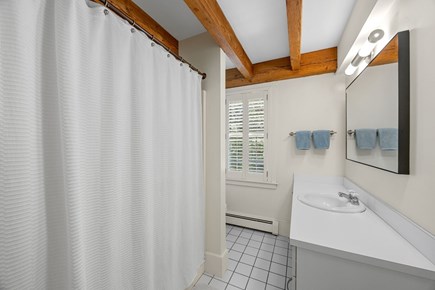 Barnstable Cape Cod vacation rental - Full bath between bedrooms with tub / shower combo