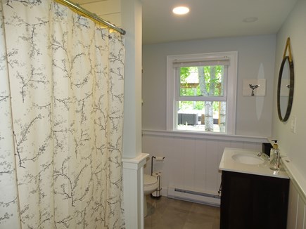 Brewster Cape Cod vacation rental - Main floor full bathroom