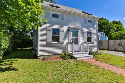 Yarmouth, Bayview Beachside Cape Cod vacation rental - Sunny & bright, modern yet classic!
