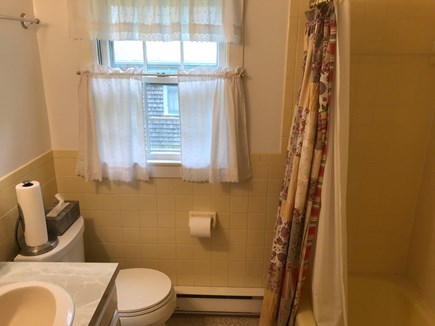 Orleans Cape Cod vacation rental - Full Bathroom
