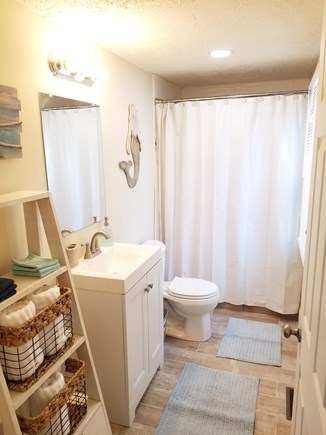 Hyannis Cape Cod vacation rental - Bathroom