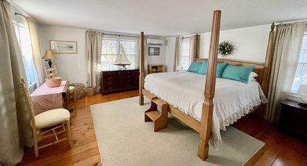 West Barnstable - off Route 6A Cape Cod vacation rental - All 100% cotton linens provided for the King and Queen beds.
