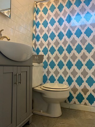 Dennis Port Cape Cod vacation rental - Full Bathroom.
