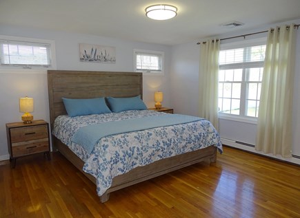 Hyannis, Barnstable Cape Cod vacation rental - Spacious king bedroom with private bath 