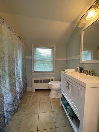 Osterville Cape Cod vacation rental - Full Bath #1